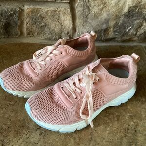 Vionic Endure Sneaker Pink Size 6 Women's Shoe